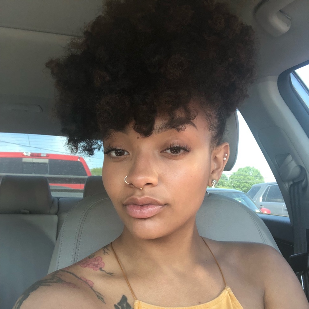 Meet your Posher, Janasia